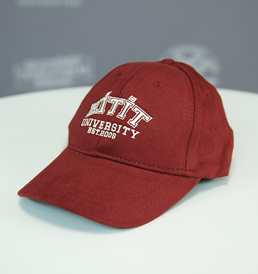 Kırmızı Şapka (English)