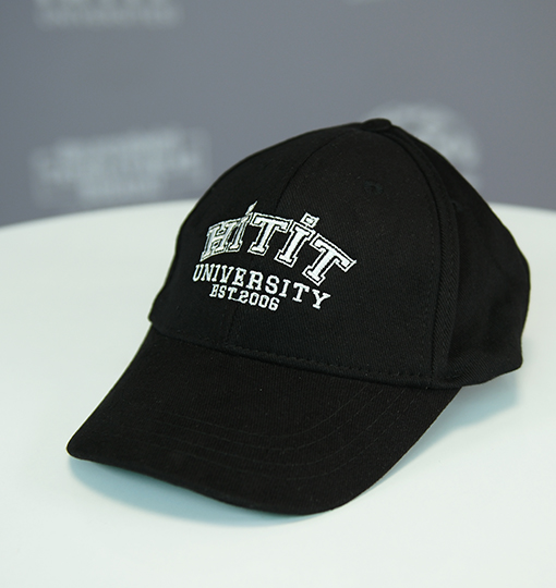 Siyah Şapka (English)